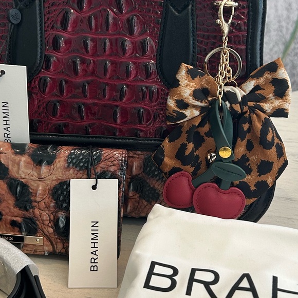 🍒 NWT BRAHMIN CHERRY LACQUER TOWERS with BRAHMIN GOLDEN LYNX WALLET SET - Picture 3 of 8